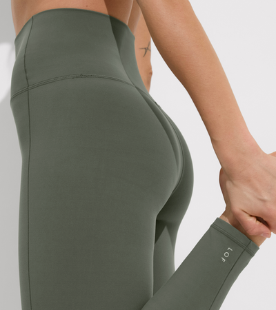 Super Moves Tight in Agave