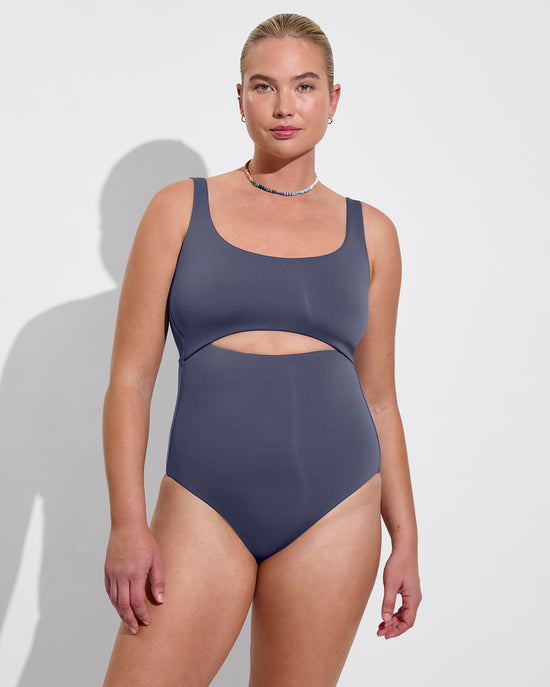 Peak Suit D+ - Varsity (36DD, Size L)