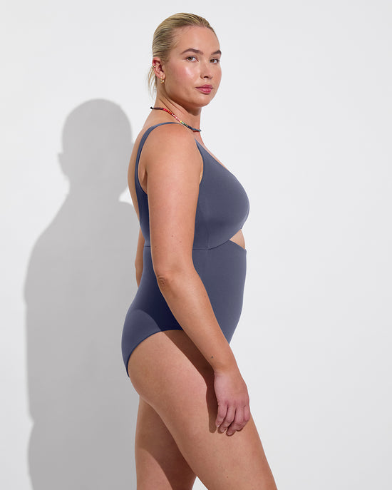 Peak Suit D+ - Varsity (36DD, Size L)