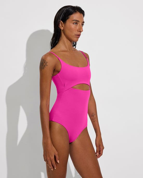 Peak Suit - Hot (Size S)