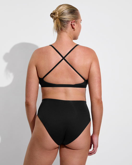 Reef Top D+ (36DD) + Hi Hi Bottom - Jet (Size L)