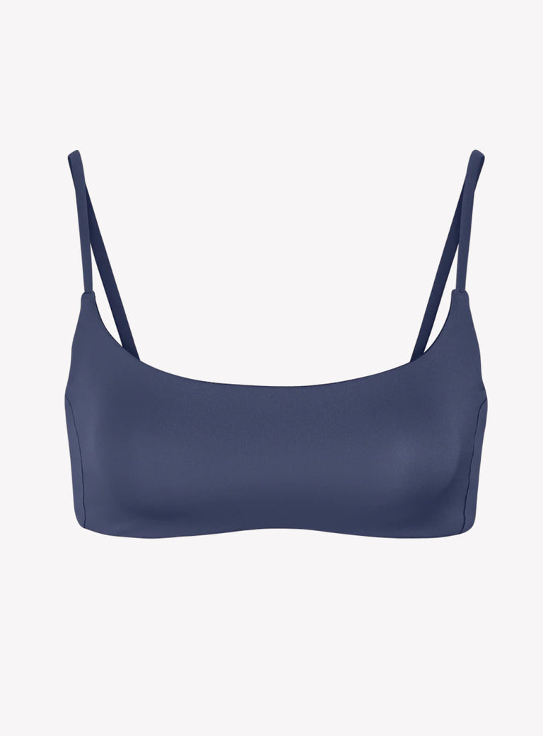 Comfortable, supportive, and made to stay put. Handles every spike and sprint.